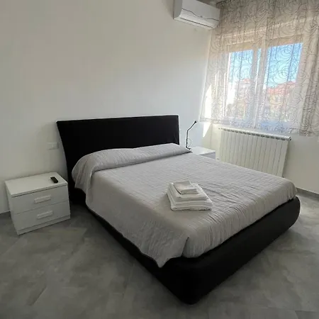 Appartamento Mary A 5 Minuti A Piedi Dal Mare Marina Di Carrara Exterior photo