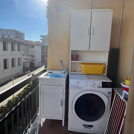 Appartamento Mary A 5 Minuti A Piedi Dal Mare Marina Di Carrara Exterior photo