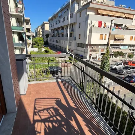 Appartamento Mary A 5 Minuti A Piedi Dal Mare Marina Di Carrara Exterior photo