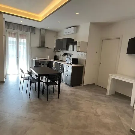 Appartamento Mary A 5 Minuti A Piedi Dal Mare Marina Di Carrara Exterior photo